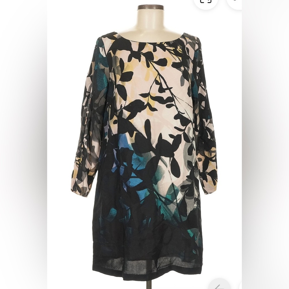 Maeve Cocktail Dress
Size medium